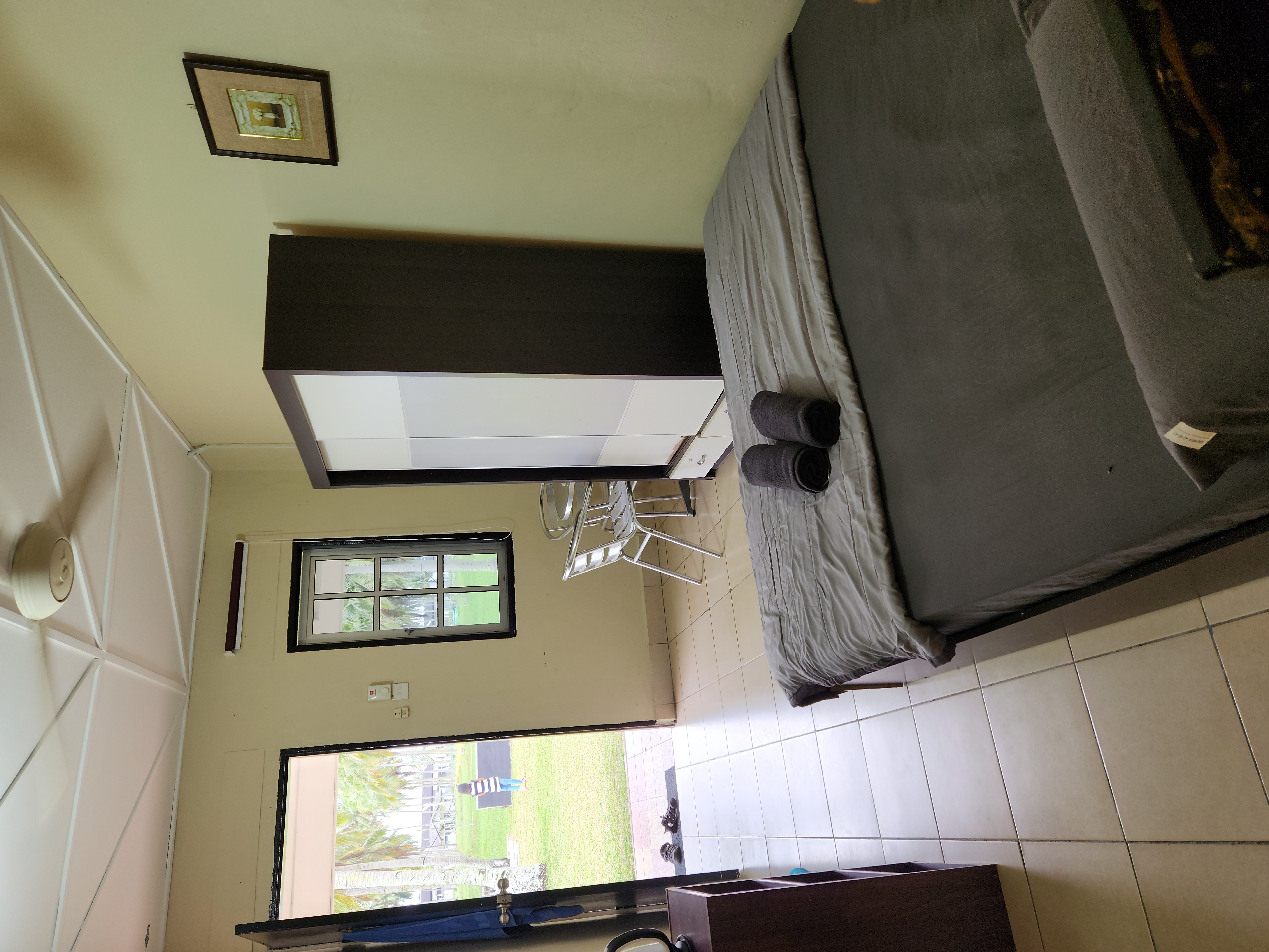 Queen Room Outside